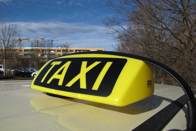 Dachzeichen Foto Taxi Times_670x450
