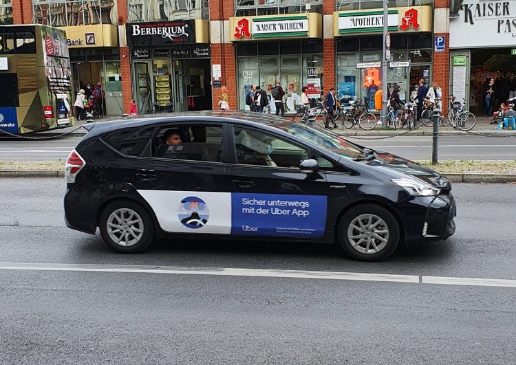 UberToyota schwarz (Foto Axel Rühle) Taxi Times